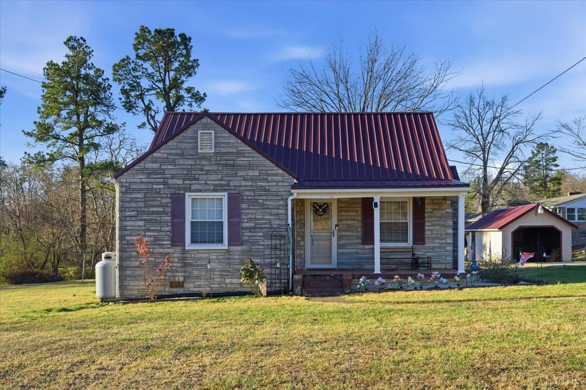 128 Deer View Road Gretna, VA 24557 - Photo 7 of 37 Gallery Image 7