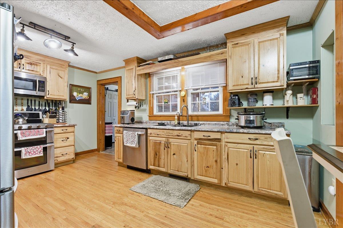 128 Deer View Road Gretna, VA 24557 - Photo 8 of 37 Gallery Image 8
