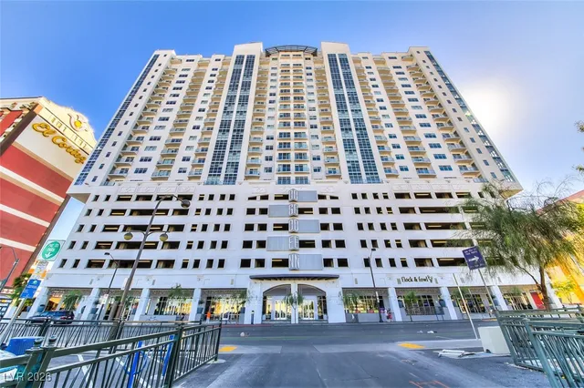 $2,100 | 150 South Las Vegas Boulevard, Unit 1515, Las Vegas, NV 89101