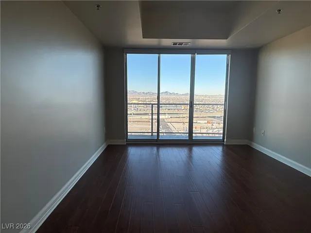 $2,100 | 150 South Las Vegas Boulevard, Unit 1515, Las Vegas, NV 89101