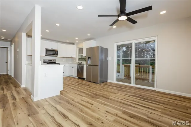 $325,000 | 27 Laura Drive, St. Peters, MO 63376