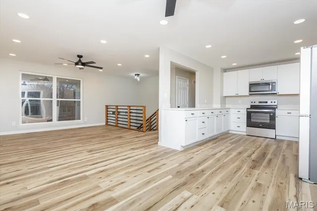 $325,000 | 27 Laura Drive, St. Peters, MO 63376