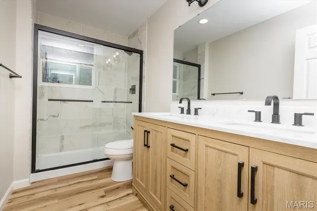 $325,000 | 27 Laura Drive, St. Peters, MO 63376