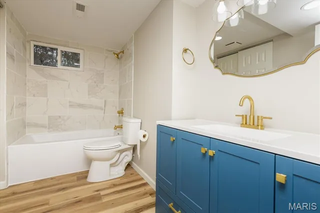 $325,000 | 27 Laura Drive, St. Peters, MO 63376