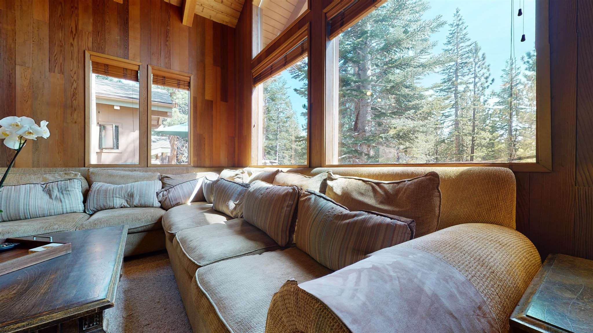 310 Grindelwald Road Mammoth Lakes, CA 93546 - Photo 5 of 47 Gallery Image 5