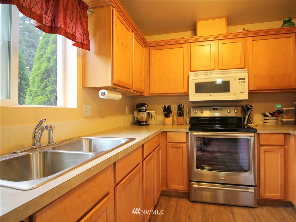 4213 Roxanna Loop Southeast Lacey, WA 98503 - Photo 11 of 24 Gallery Image 11