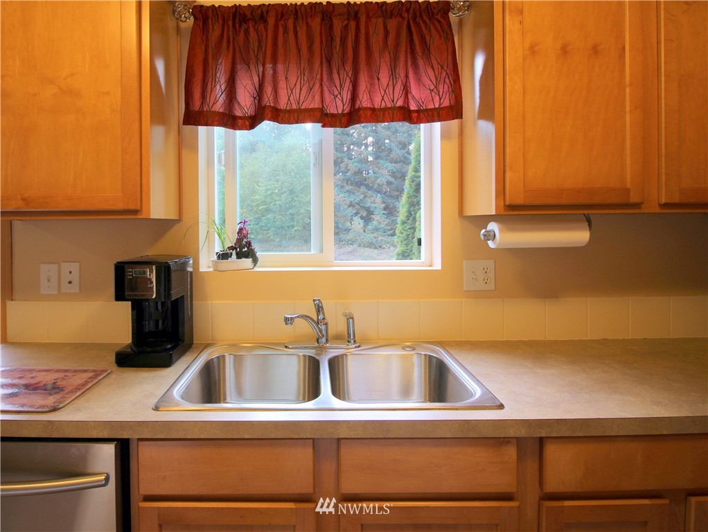 4213 Roxanna Loop Southeast Lacey, WA 98503 - Photo 12 of 24 Gallery Image 12
