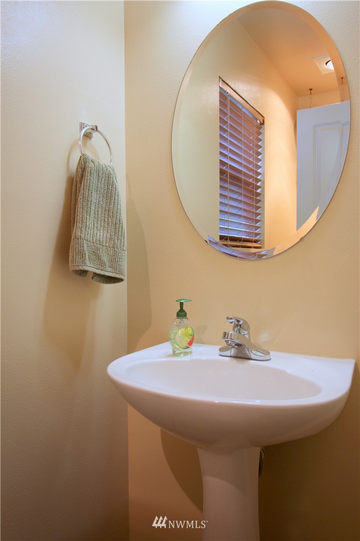 4213 Roxanna Loop Southeast Lacey, WA 98503 - Photo 4 of 24 Gallery Image 4