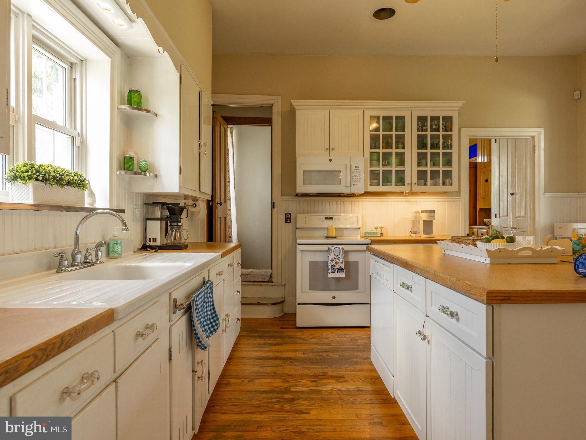 225 Niantic Road Barto, PA 19504 - Photo 38 of 82 a large kitchen with a sink and cabinets