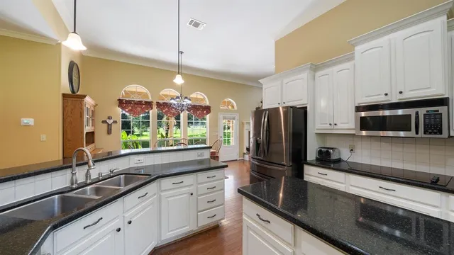 $639,000 | 875 Arnold Paul Road, Canton, TX 75103