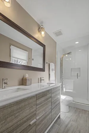 $770,000 | 6725 Valley View Road, Edina, MN 55439
