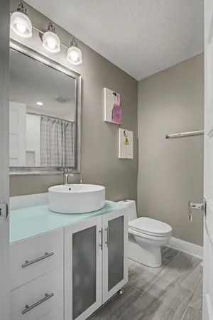$770,000 | 6725 Valley View Road, Edina, MN 55439