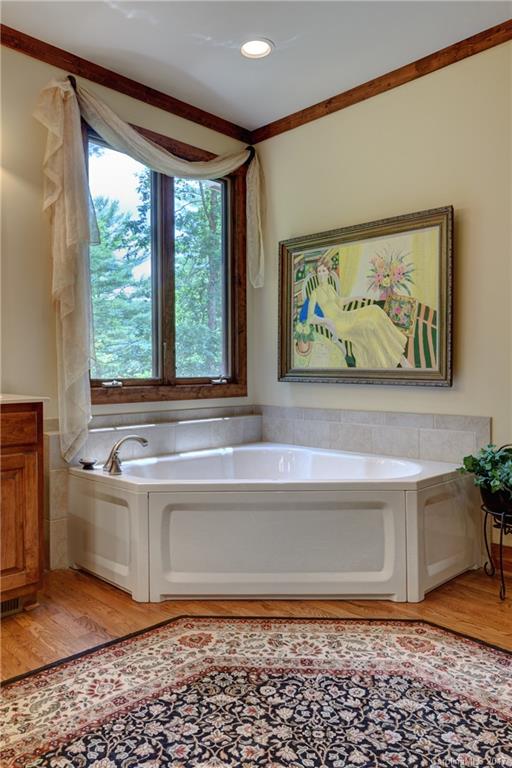 699 Gold Creek Road, Unit 27 Sapphire, NC 28774 - Photo 15 of 24 Gallery Image 15