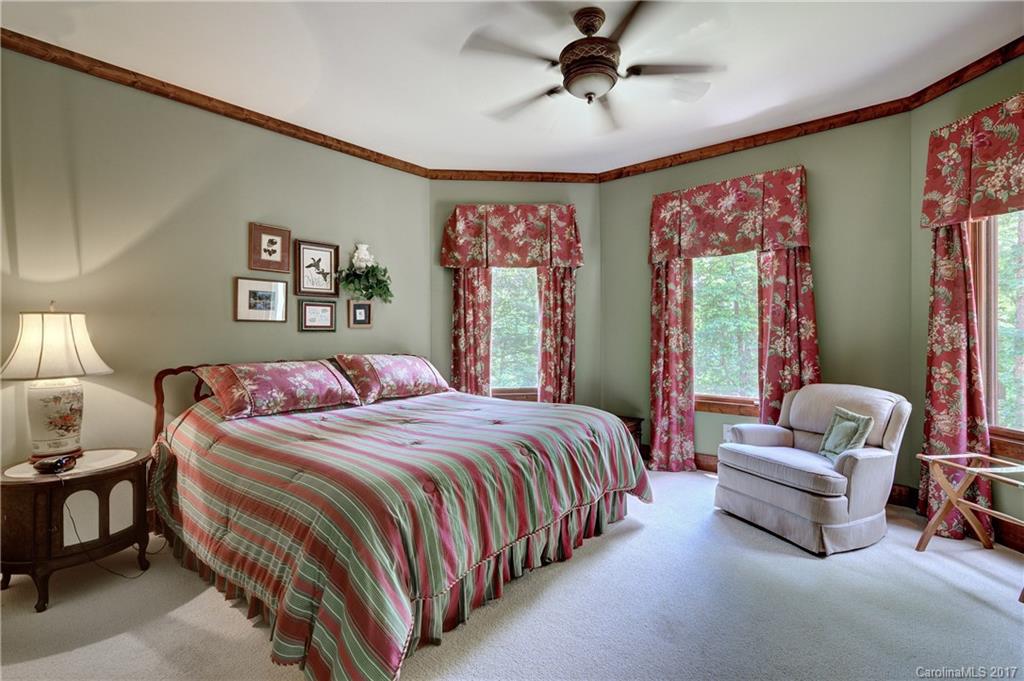 699 Gold Creek Road, Unit 27 Sapphire, NC 28774 - Photo 17 of 24 Gallery Image 17