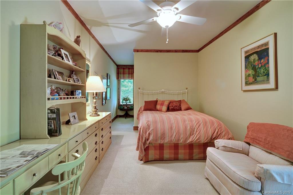 699 Gold Creek Road, Unit 27 Sapphire, NC 28774 - Photo 18 of 24 Gallery Image 18