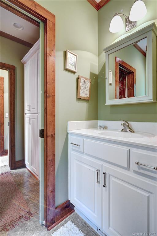 699 Gold Creek Road, Unit 27 Sapphire, NC 28774 - Photo 19 of 24 Gallery Image 19
