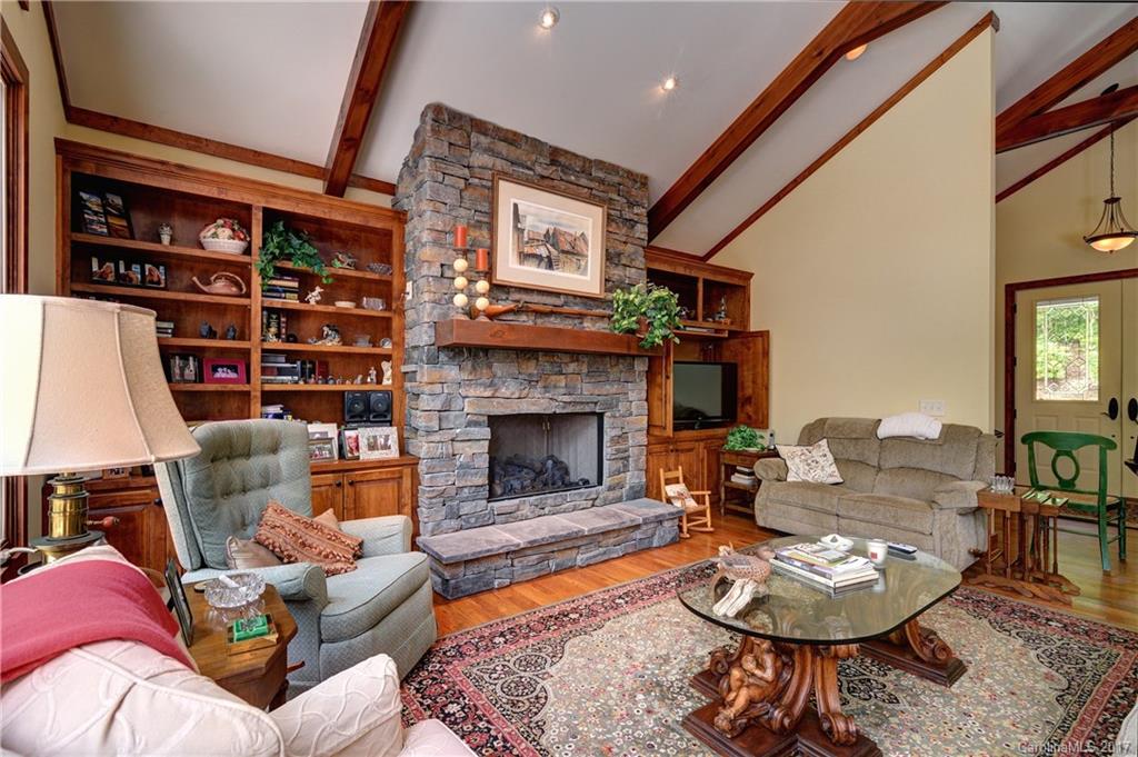 699 Gold Creek Road, Unit 27 Sapphire, NC 28774 - Photo 7 of 24 Gallery Image 7