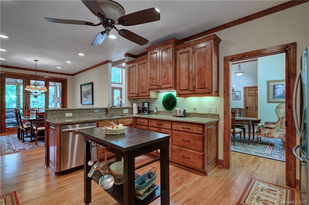 699 Gold Creek Road, Unit 27 Sapphire, NC 28774 - Photo 10 of 24 Gallery Image 10