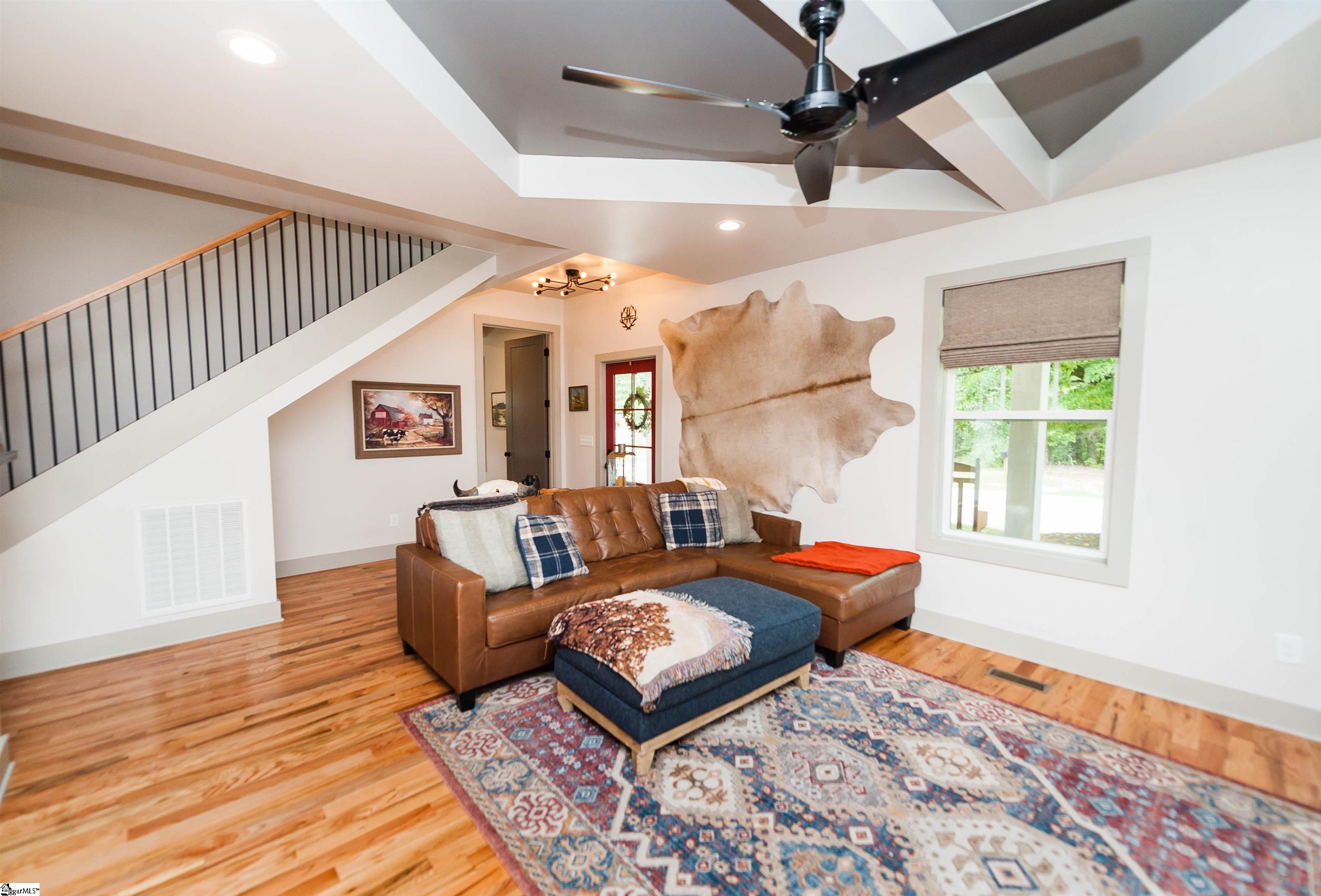 334 Old Rutherford Road Taylors, SC 29687 - Photo 3 of 36
