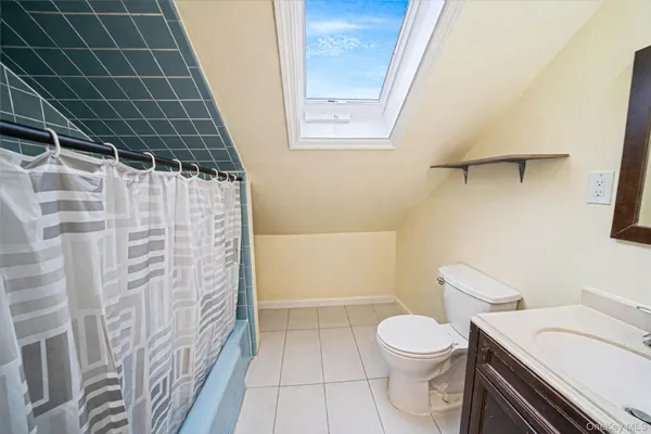 $749,000 | 8 Bent Lane, Levittown, NY 11756