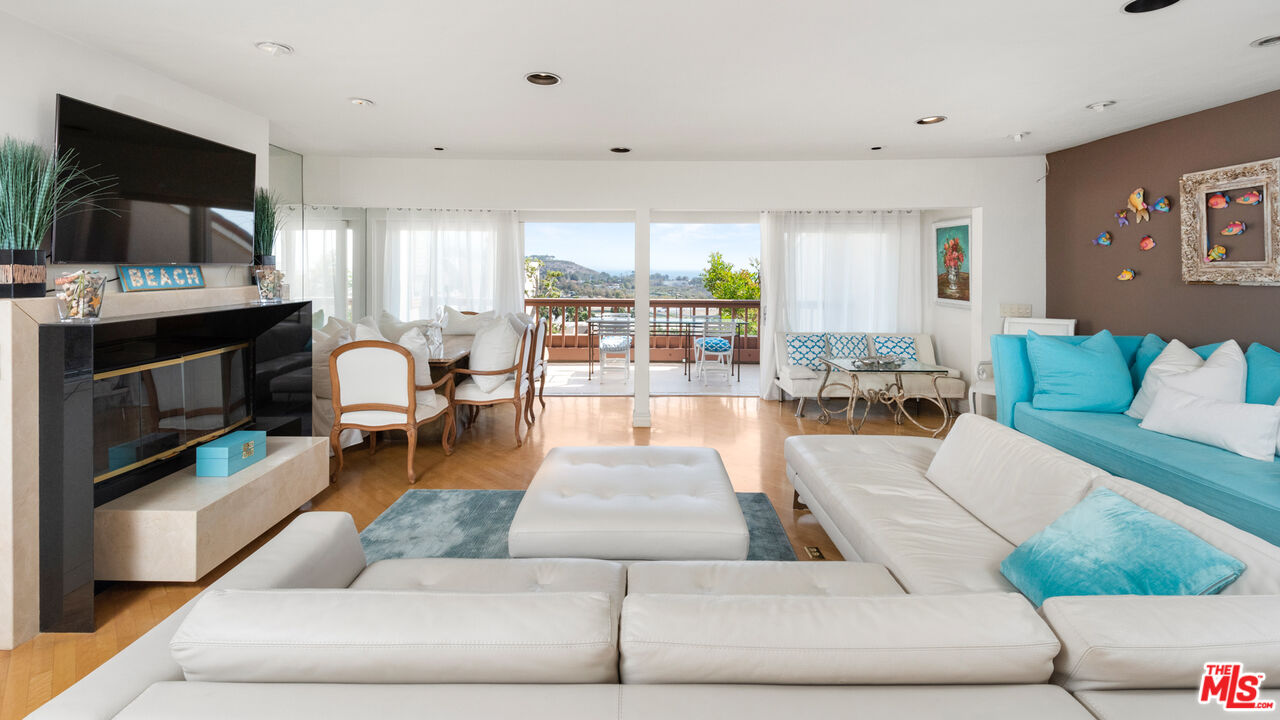 23904 De Way, Unit B Malibu, CA 90265 - Photo 1 of 33 Gallery Image 1