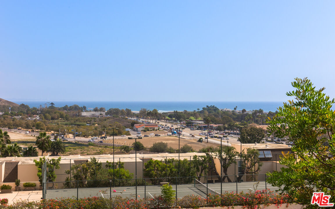 23904 De Way, Unit B Malibu, CA 90265 - Photo 2 of 33 Gallery Image 2