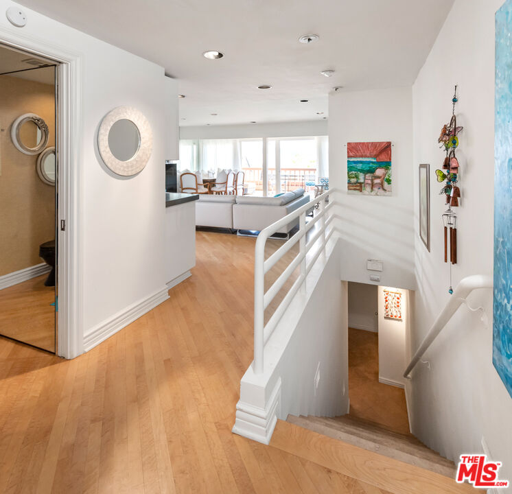 23904 De Way, Unit B Malibu, CA 90265 - Photo 12 of 33 Gallery Image 12