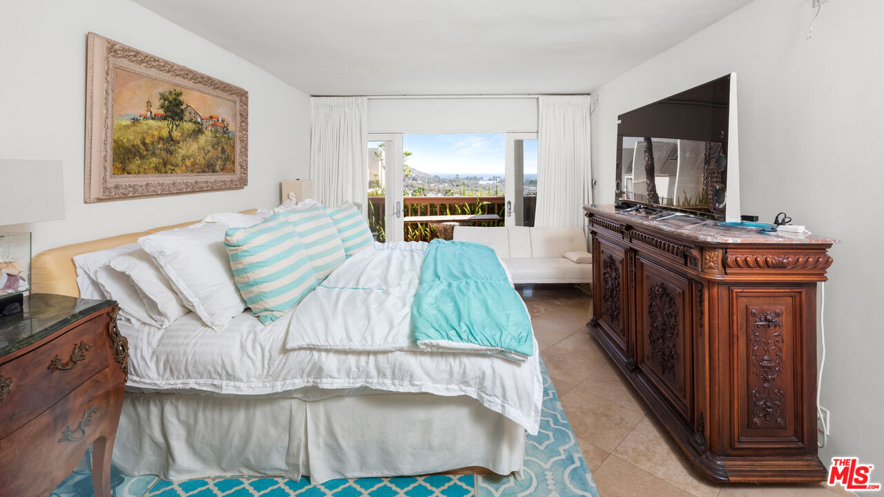 23904 De Way, Unit B Malibu, CA 90265 - Photo 16 of 33 Gallery Image 16