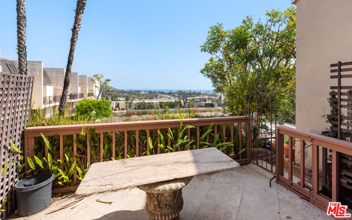 23904 De Way, Unit B Malibu, CA 90265 - Photo 18 of 33 Gallery Image 18
