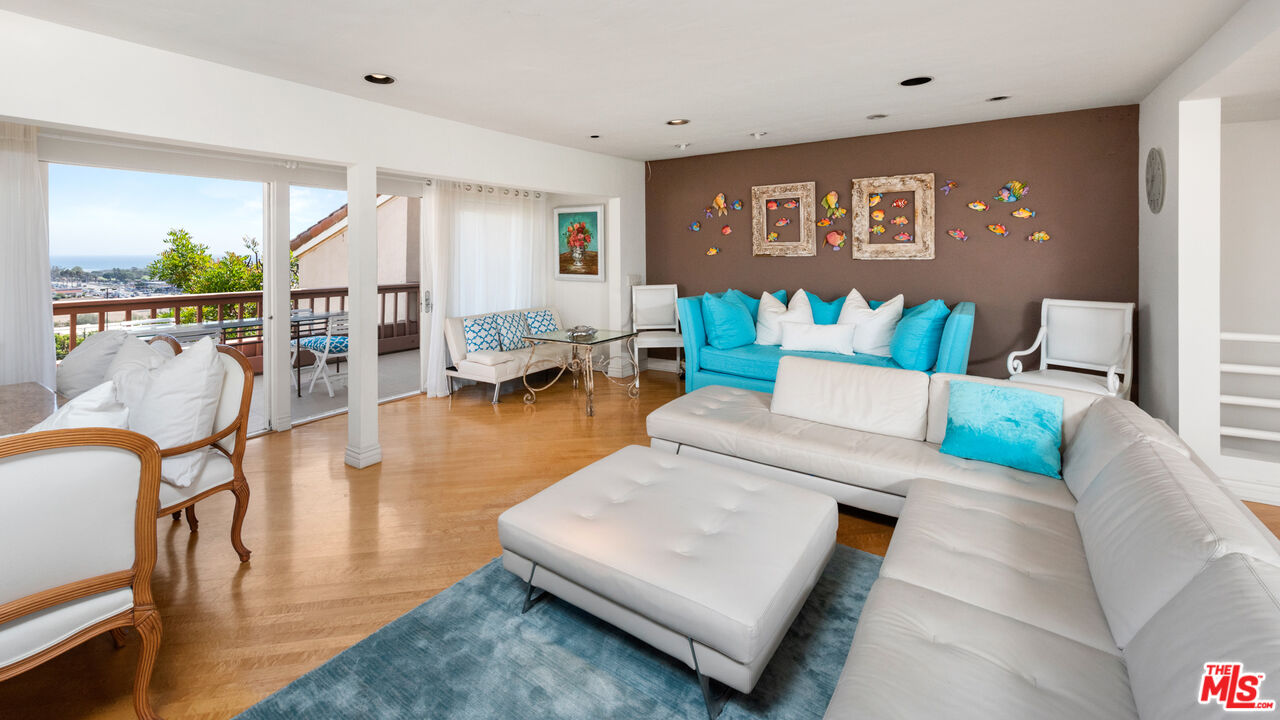23904 De Way, Unit B Malibu, CA 90265 - Photo 3 of 33 Gallery Image 3