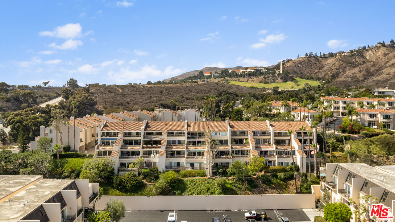 23904 De Way, Unit B Malibu, CA 90265 - Photo 32 of 33 Gallery Image 32