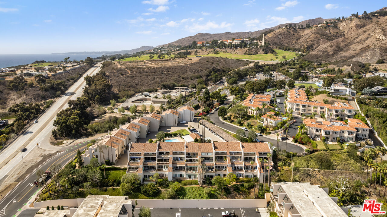 23904 De Way, Unit B Malibu, CA 90265 - Photo 33 of 33 Gallery Image 33