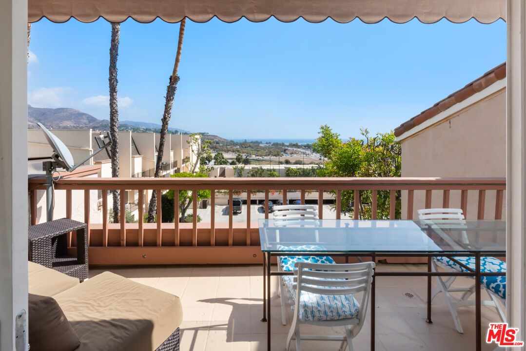 23904 De Way, Unit B Malibu, CA 90265 - Photo 6 of 33 Gallery Image 6