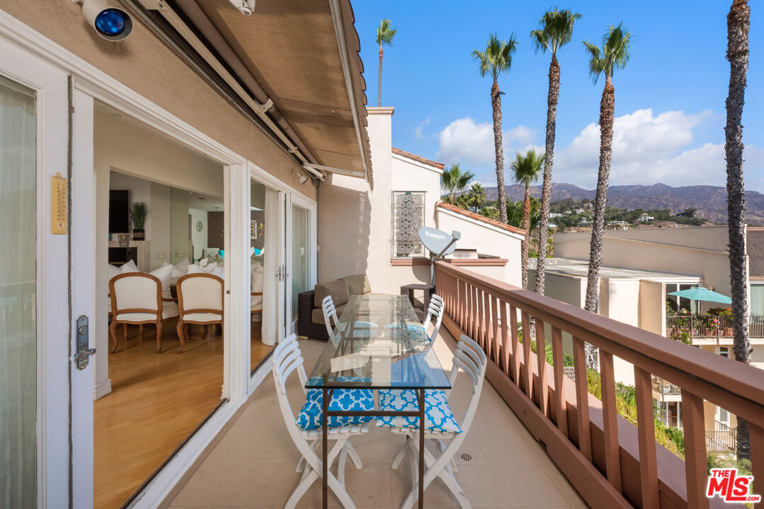 23904 De Way, Unit B Malibu, CA 90265 - Photo 7 of 33 Gallery Image 7