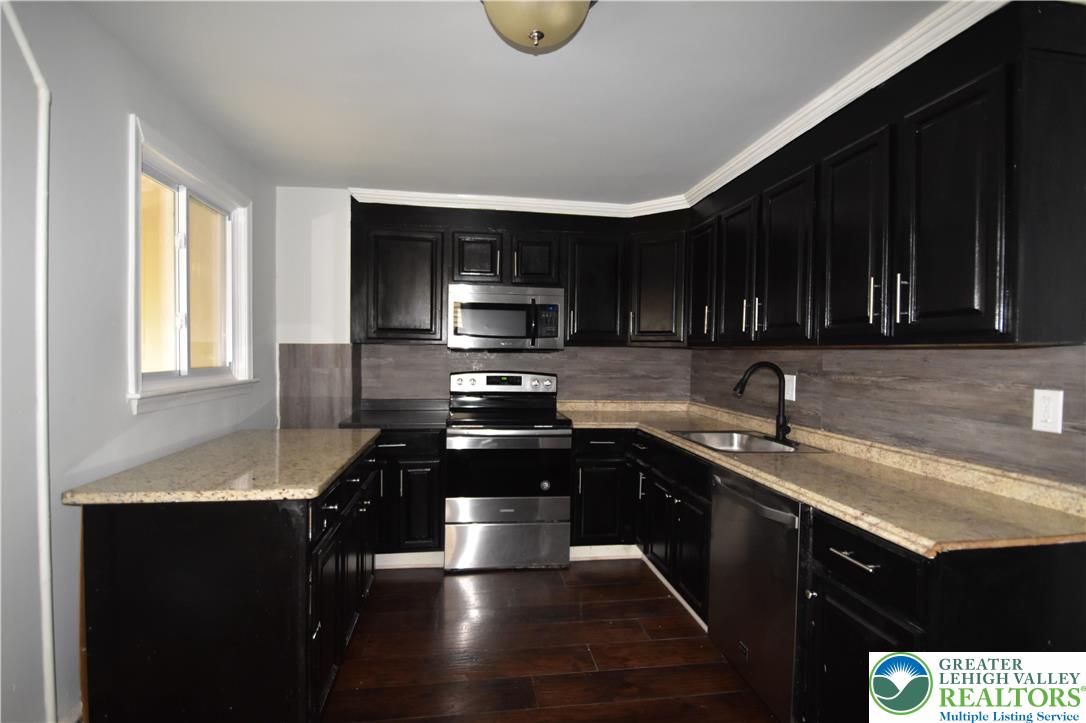 53 East Goepp Street Bethlehem, PA 18018 - Photo 12 of 54