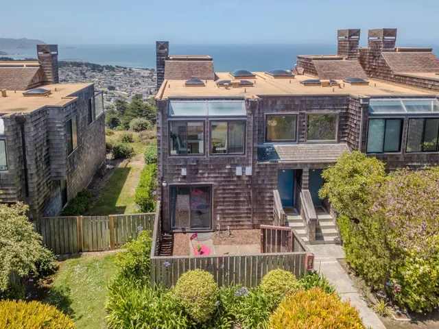 $1,350,000 | 262 Beachview Avenue, Unit 5, Pacifica, CA 94044