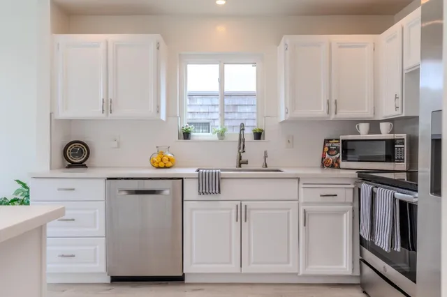 $1,350,000 | 262 Beachview Avenue, Unit 5, Pacifica, CA 94044