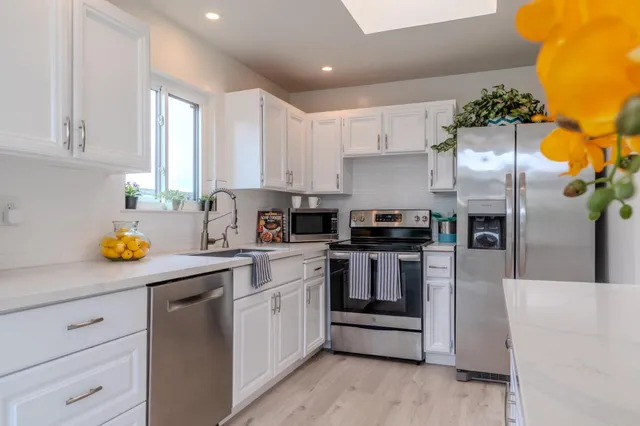 $1,350,000 | 262 Beachview Avenue, Unit 5, Pacifica, CA 94044