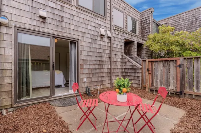 $1,350,000 | 262 Beachview Avenue, Unit 5, Pacifica, CA 94044