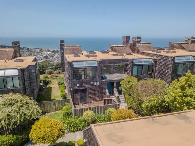 $1,350,000 | 262 Beachview Avenue, Unit 5, Pacifica, CA 94044