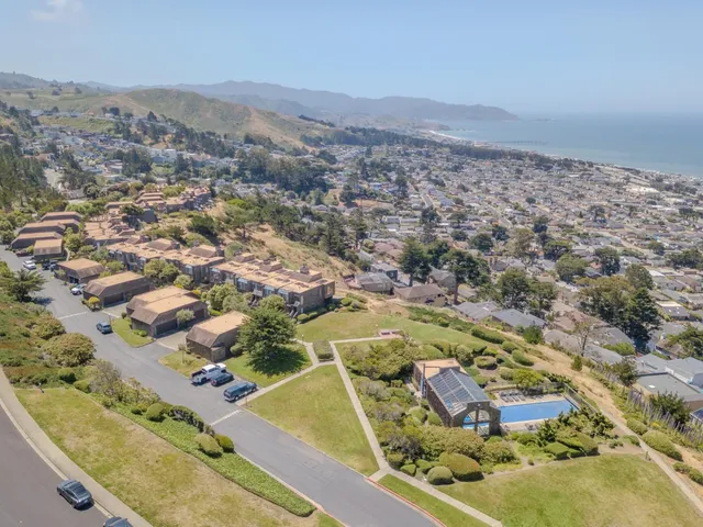 $1,350,000 | 262 Beachview Avenue, Unit 5, Pacifica, CA 94044