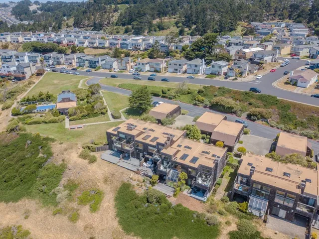 $1,350,000 | 262 Beachview Avenue, Unit 5, Pacifica, CA 94044