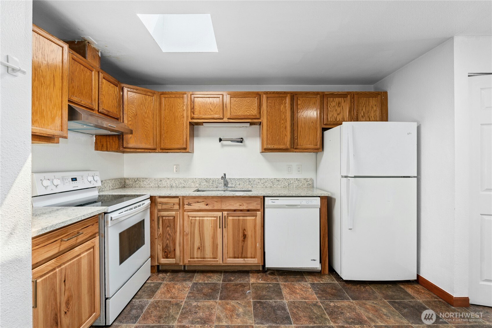 14600 Southeast 176th Street, Unit R1 Renton, WA 98058 - Photo 4 of 33 Gallery Image 4