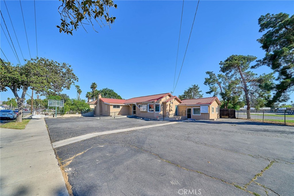 5430 Arlington Avenue Riverside, CA 92504 - Photo 3 of 26