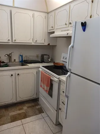 $2,500 | 117 Brighton C, Unit 117, Boca Raton, FL 33434
