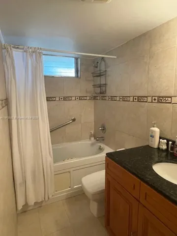 $2,100 | 2920 Point E Drive, Unit N106, Aventura, FL 33160