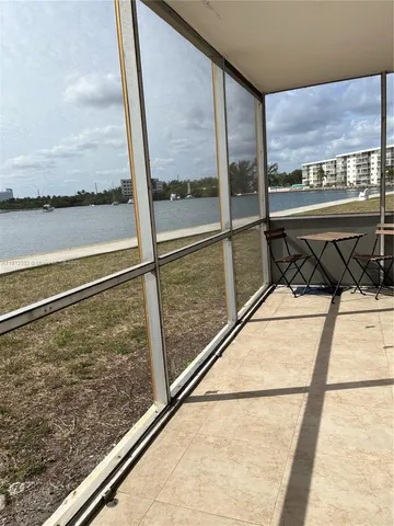 $2,100 | 2920 Point E Drive, Unit N106, Aventura, FL 33160