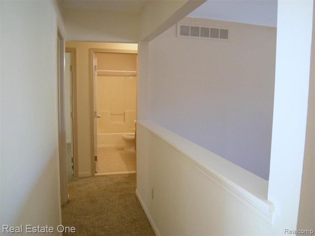 9415 Newburgh Road Livonia, MI 48150 - Photo 15 of 38