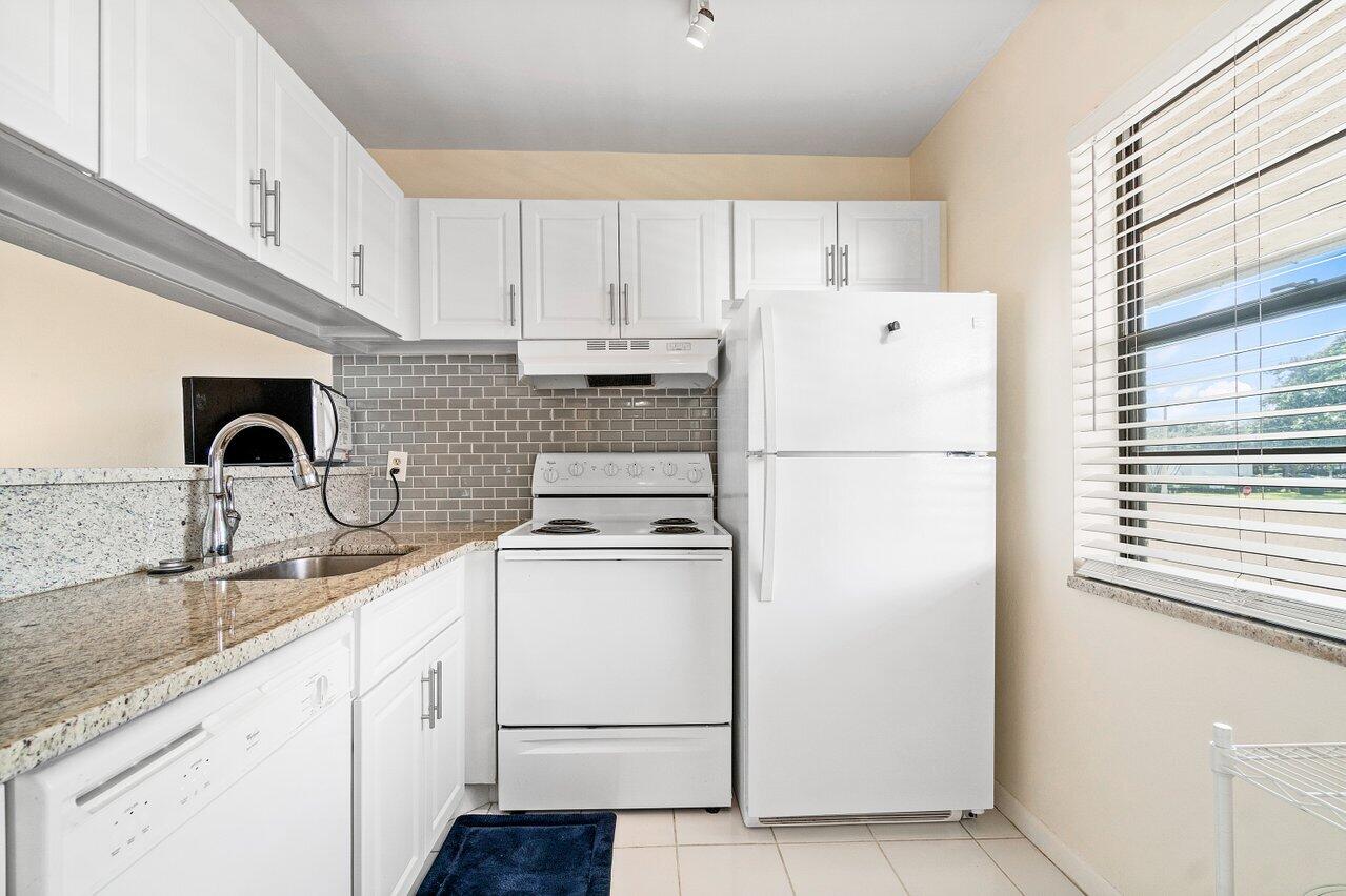 875 Northwest 13th Street, Unit 4160 Boca Raton, FL 33486 - Photo 2 of 18 005-875Northwest13thStreet-BocaRaton-FL-