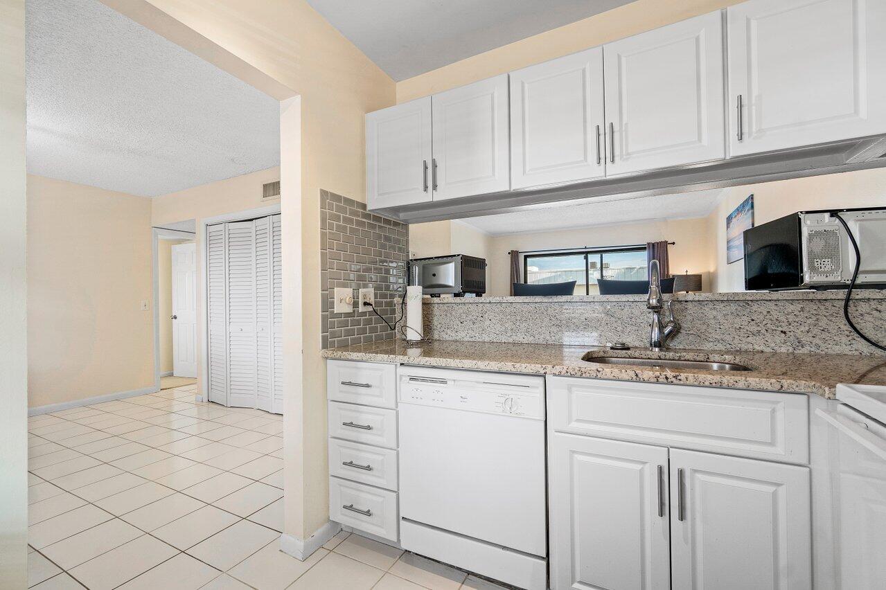 875 Northwest 13th Street, Unit 4160 Boca Raton, FL 33486 - Photo 3 of 18 006-875Northwest13thStreet-BocaRaton-FL-